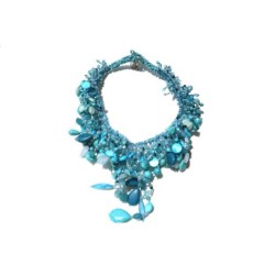 Collana di pasta di turchese,  madreperla con cristalli swarovski.