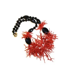 Collana di corallo del  Mediterraneo e onice. Chiusura in argento 925 placcato oro 18k (Copy)