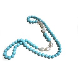 Collana di pasta di turchese,  perle barocche e sfere di resina con cristalli swarovski.
