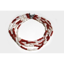 Collana multifilo con corallo del Mediterraneo e perle di acqua dolce. Chiusura in argento 925