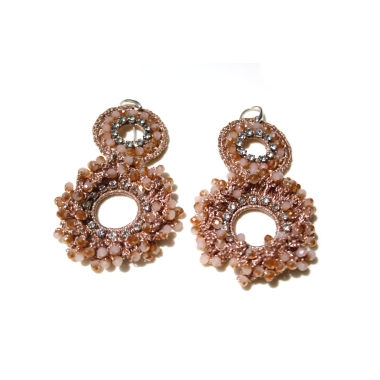 Orecchini di  macramè  con cristalli swarovski e strass. Monachella in argento 925