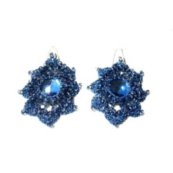 Orecchini di  macramà  con cristalli swarovski. Monachella in argento 925